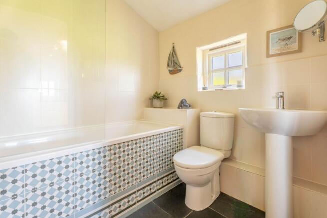 Pencaer Cottage Bathroom