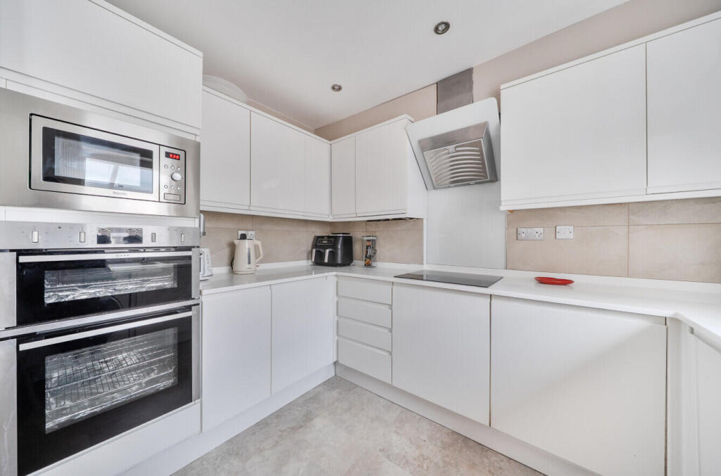 House in Tonbridge - More