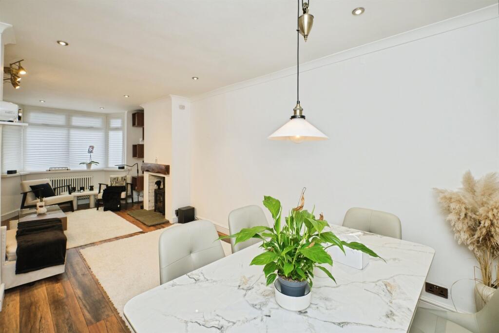 House in Birmingham, West Midlands - More