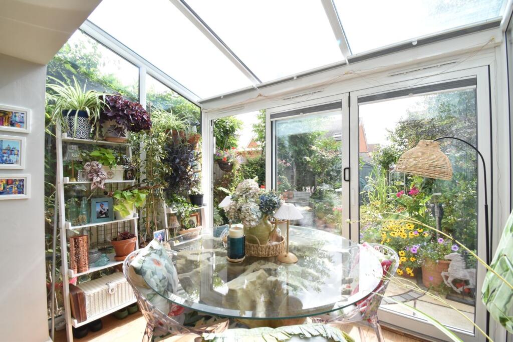House in Maidstone, Harrietsham - More