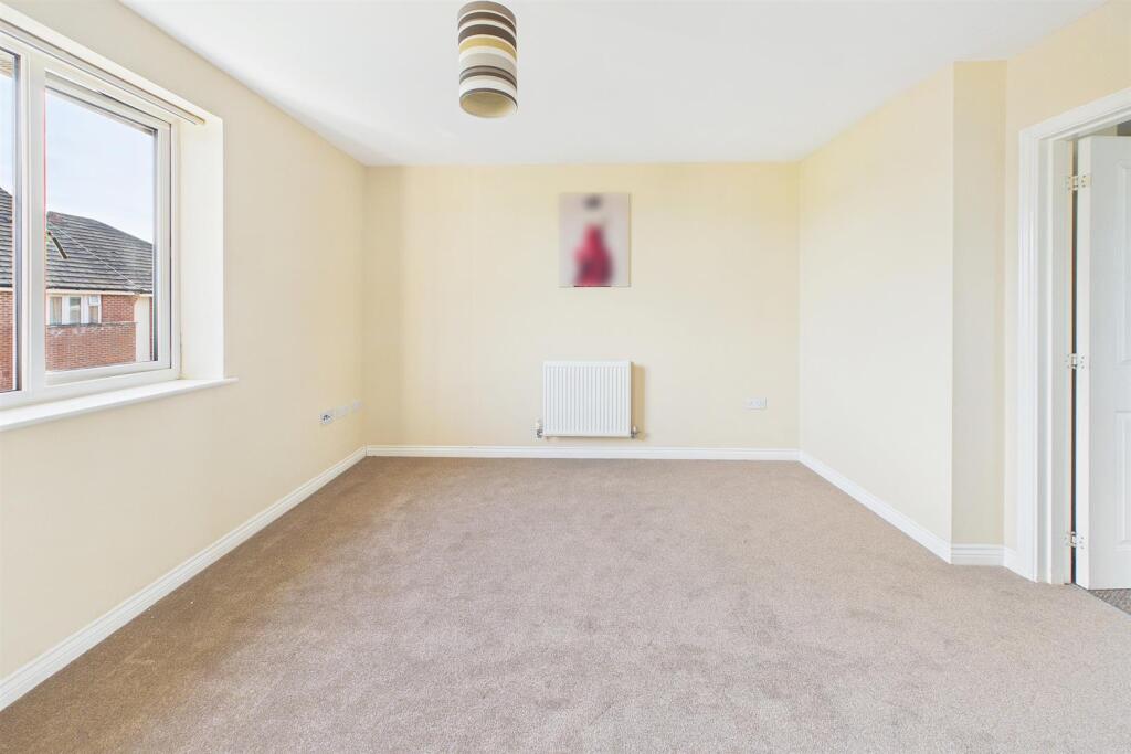 Apartment in Coventry, Stoke Aldermoor - View 4