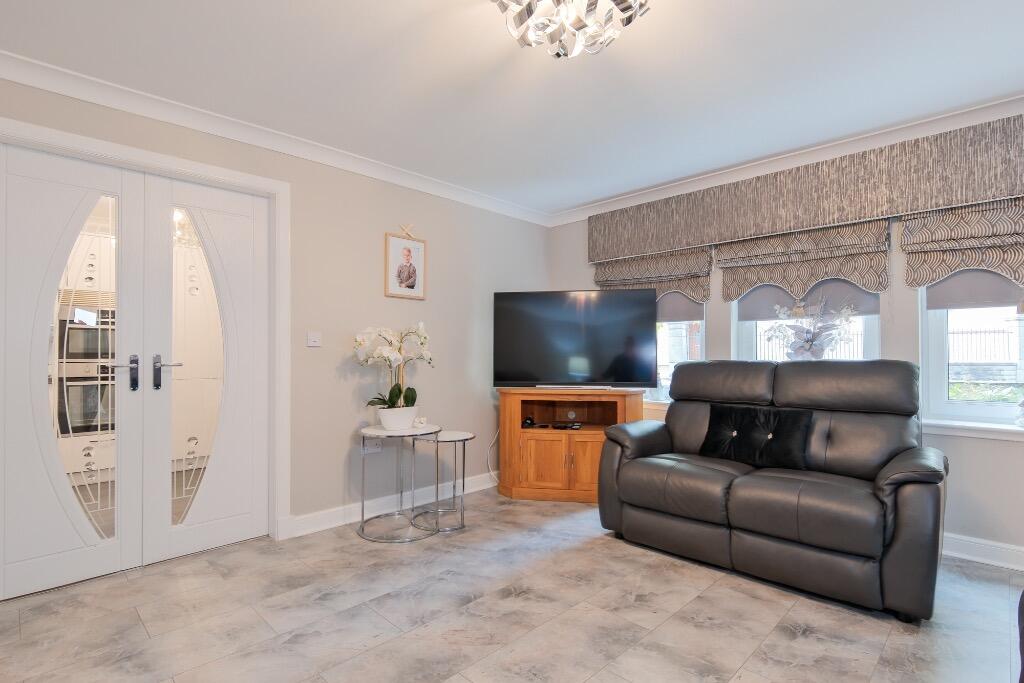 Fernington Place, Wishaw, North Lanarkshire, ML2 photo 4
