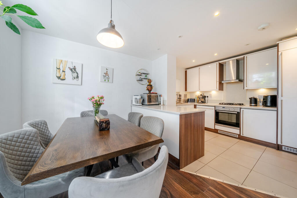 House in Dartford, Stone - View 5