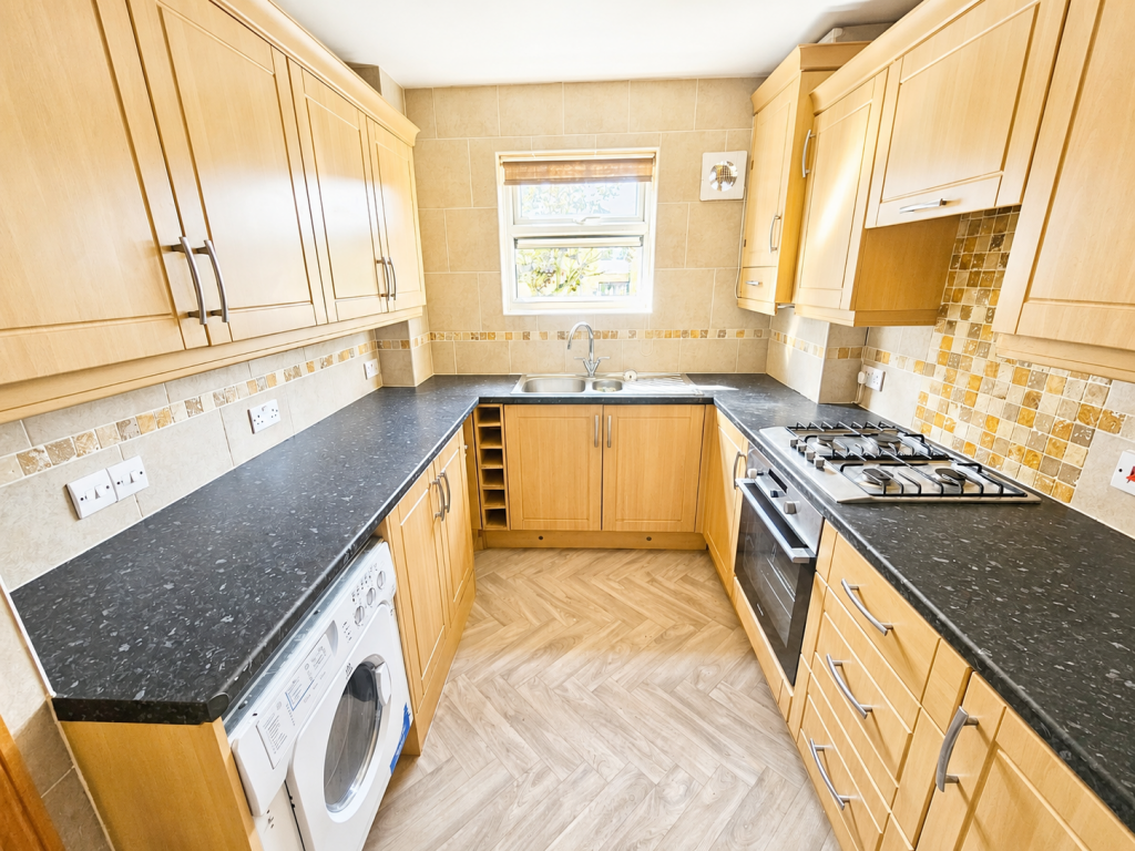 Highfield Crescent, Kettering, NN15 6JS - View 2