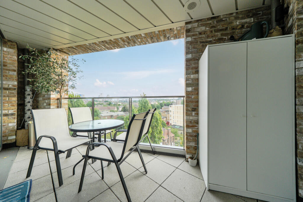 Apartment in London, Greenwich Town Centre, East Greenwich - View 3