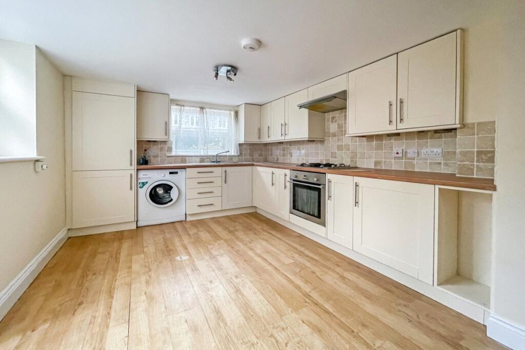 Apartment in Portsmouth - View 2