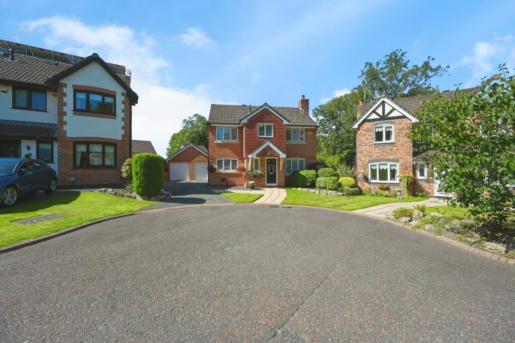4-bed detached on Westminster Grove, Prescot, Merseyside, L34, £450,000