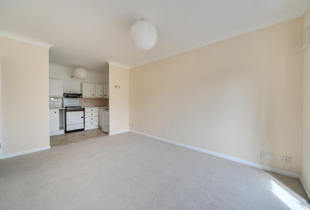 Apartment in Tonbridge - More