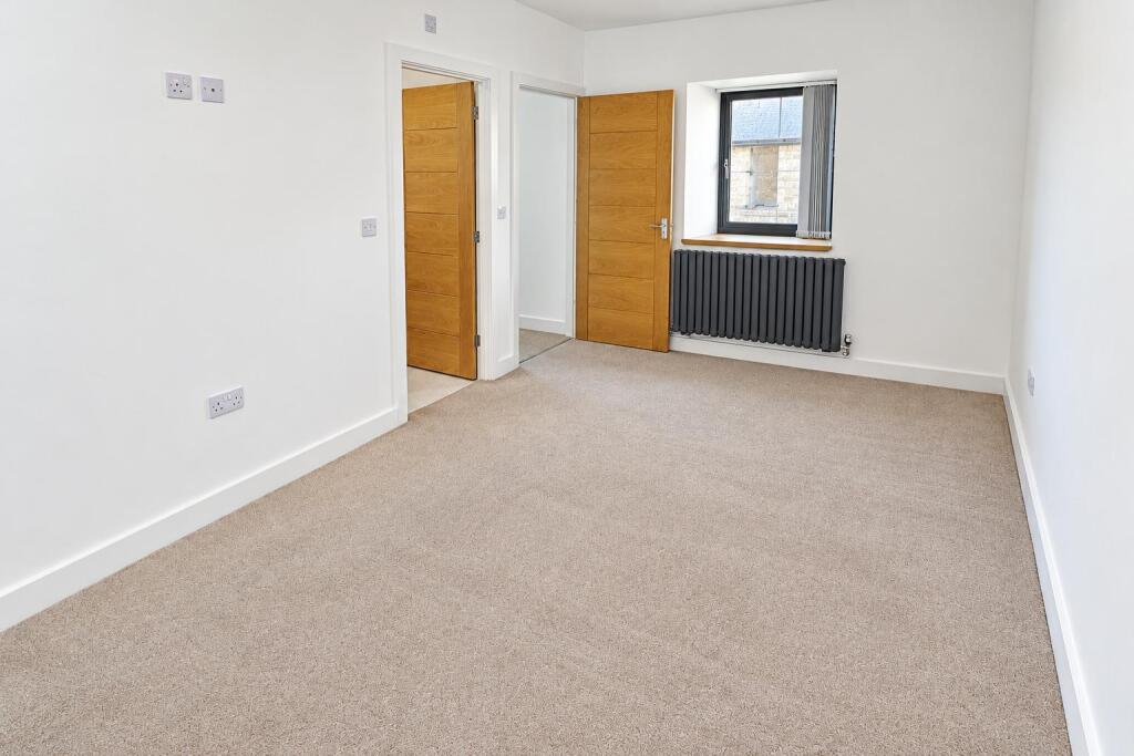 House in Northampton - View 3