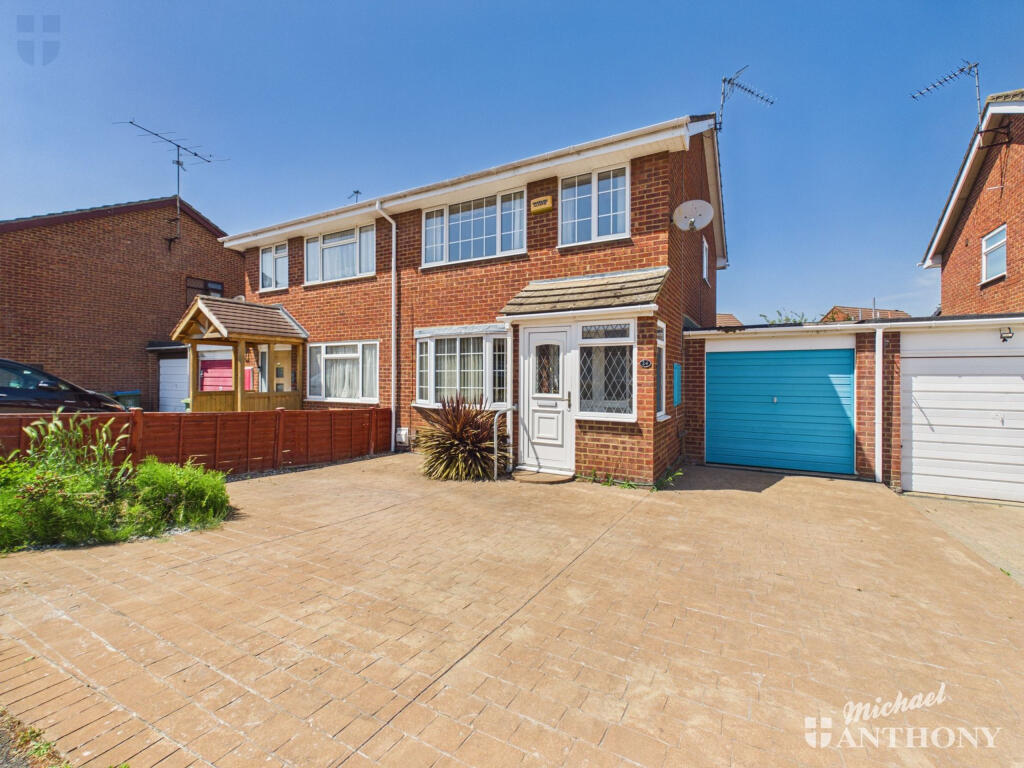 3-bed semi-detached on Ramworth Way, Aylesbury, £350,000