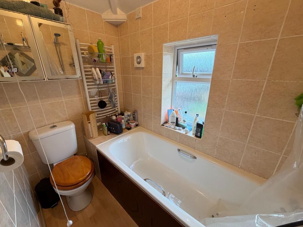 5 bedroom terraced house for rent