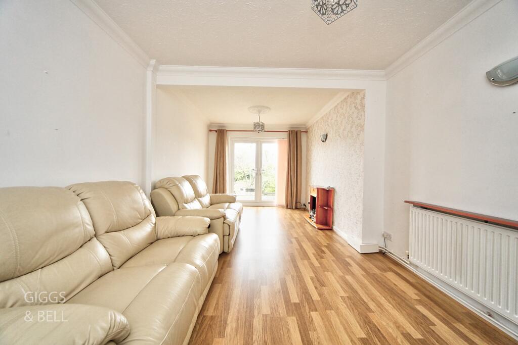 Hathaway Close, Luton, Bedfordshire, LU4 photo 3