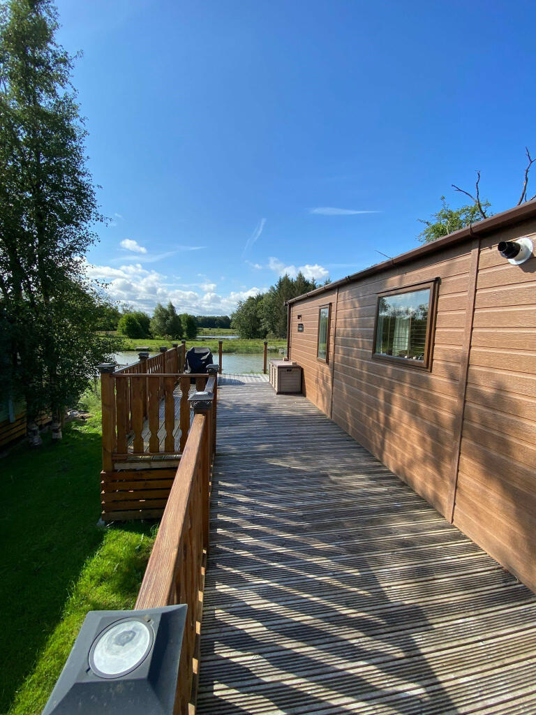 2-bed caravan on Fell End Caravan Park, Milnthorpe, Cumbria, LA77BS, £84,995