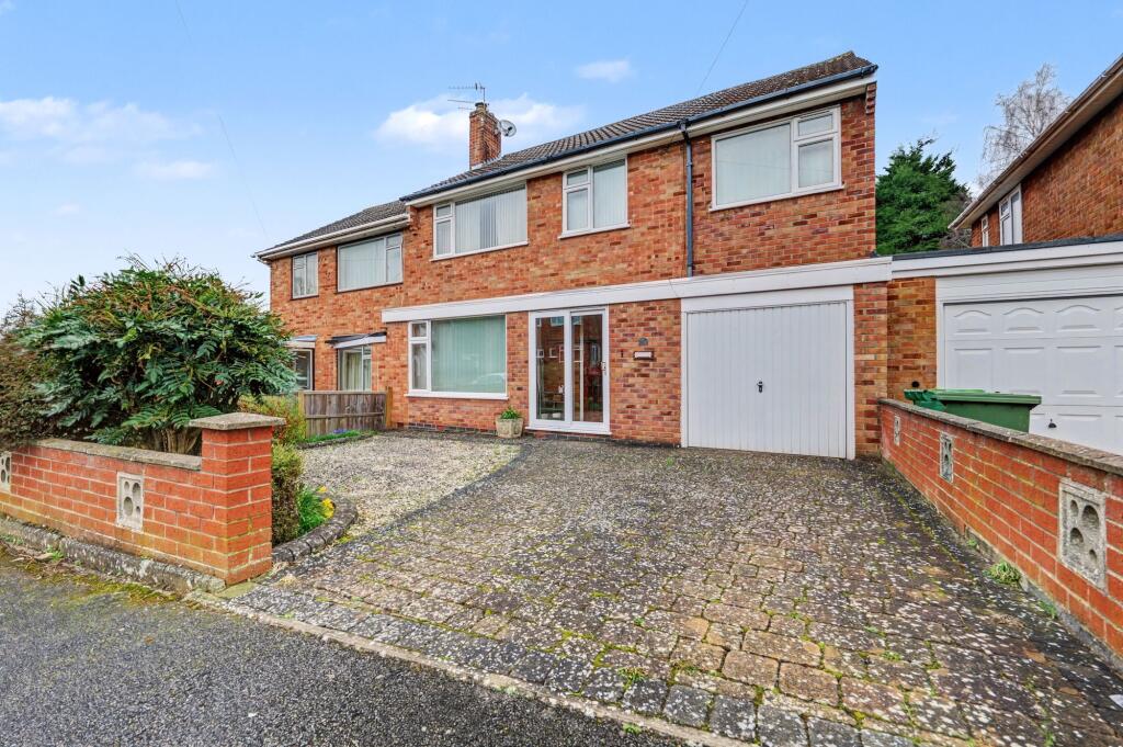 4-bed semi-detached on Kendrick Drive, Oadby, LE2, £350,000