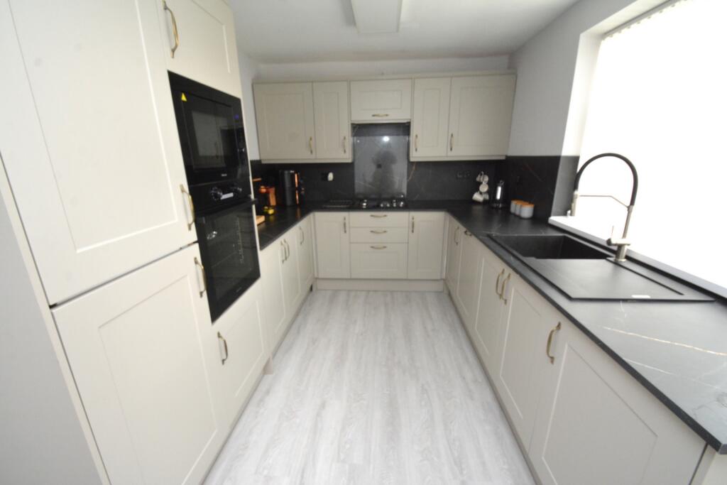 House in Tameside, Greater Manchester - More