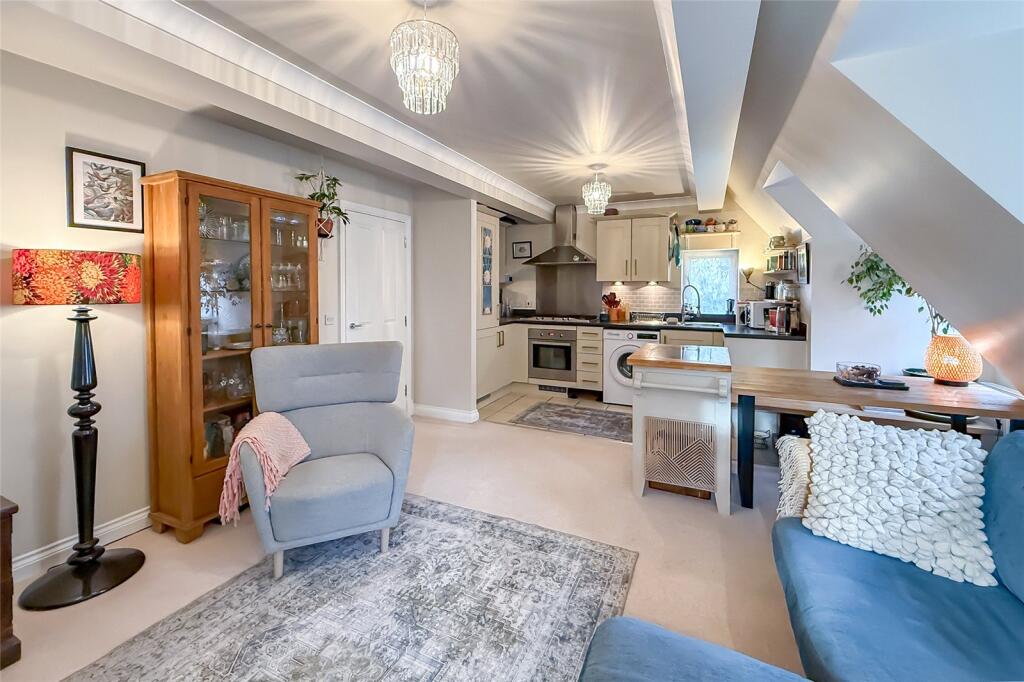 Additional image 9 of Astwick Manor, Coopers Green Lane, Hatfield, Hertfordshire, AL10
