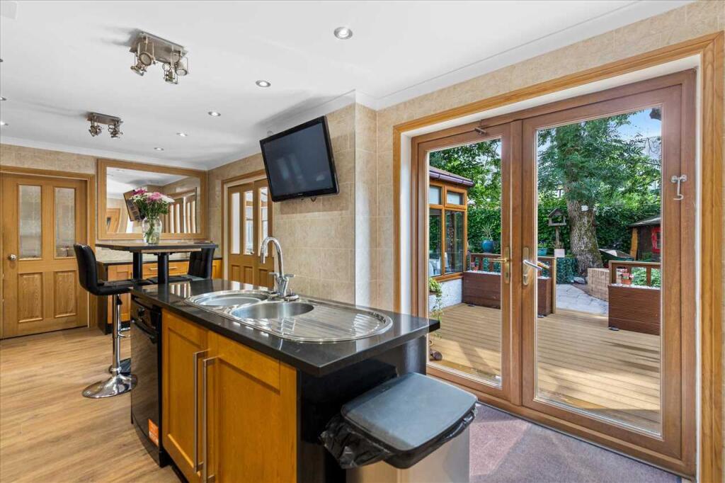 House in Thorntonhall, Kittoch Muir Estate, Peel Park - View 4