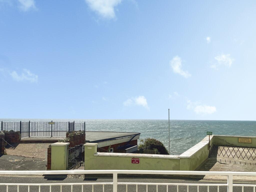 Apartment in Ventnor, Cowlease - View 3