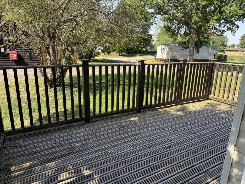 Willerby Granada YT19, Waveney Valley Lakes, Wortwell, Norfolk, IP20 0EN photo 3