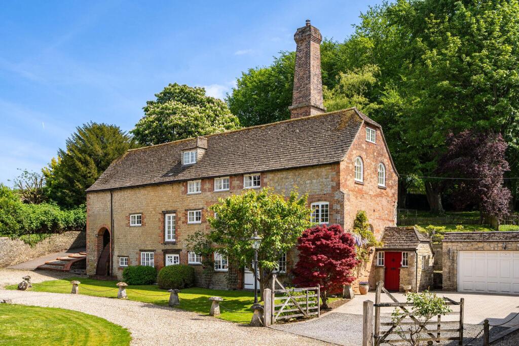 Main image of property: Bakers Road, Wroughton, Swindon, Wiltshire SN4