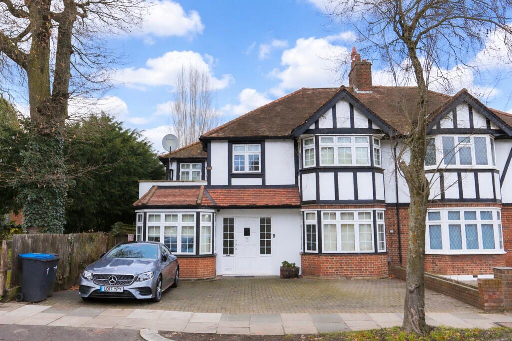 Main image of property: Wynchgate, Southgate N14 6RP