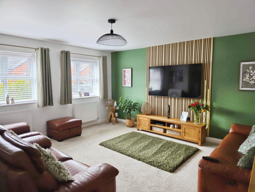 House in Stoke-on-Trent - View 3
