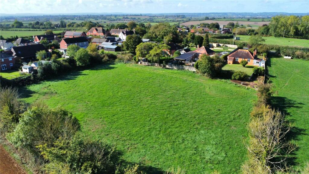 House in Todber - View 3