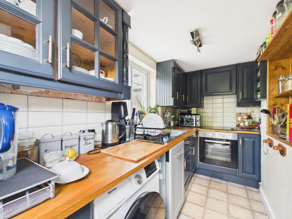 Battle Road, Staplecross, TN32 - View 5