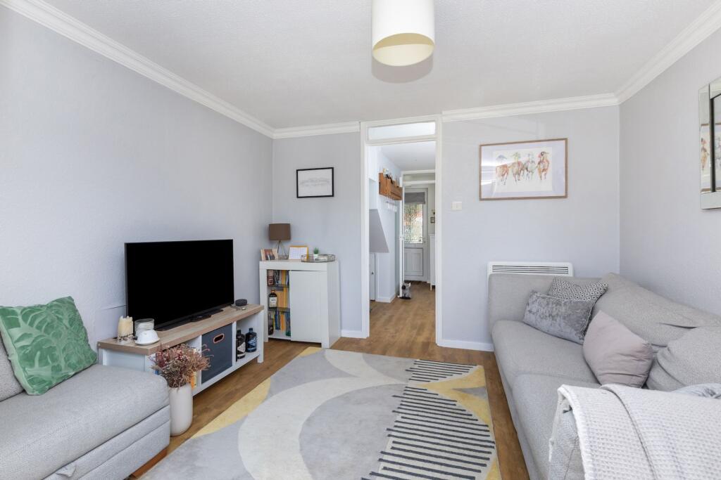 Englefield, Horsham, RH12 - View 5