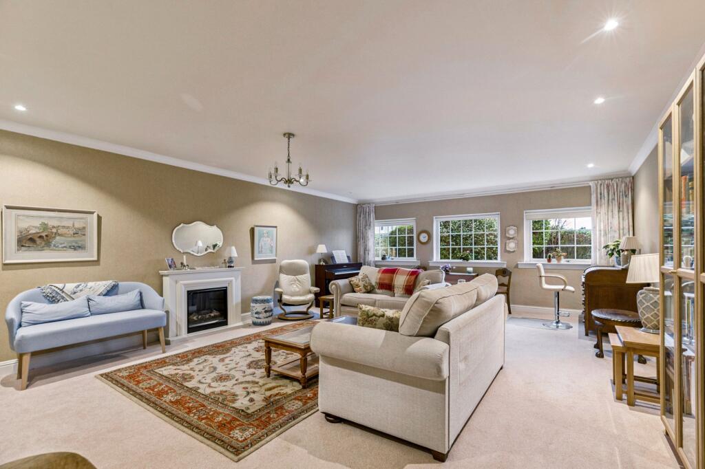 Apartment in Bearsden, Castlehill, East Dunbartonshire - More