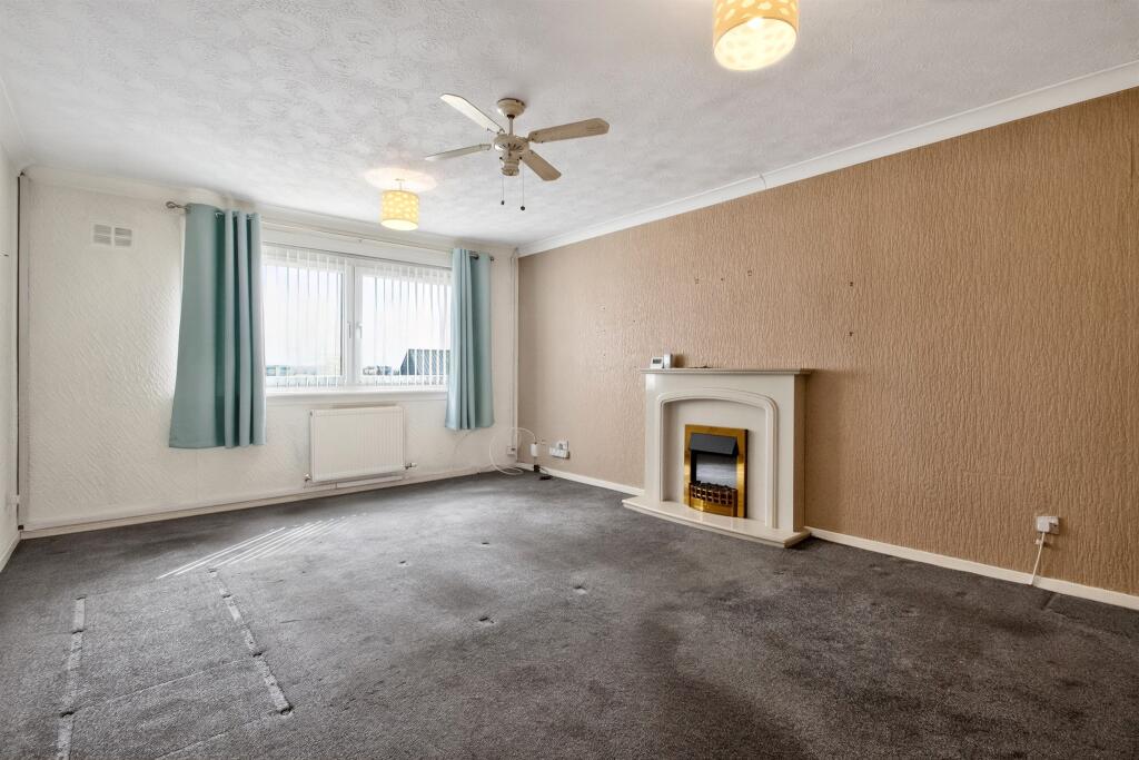 Apartment in Glasgow, Fountainwell, Sighthill - View 3