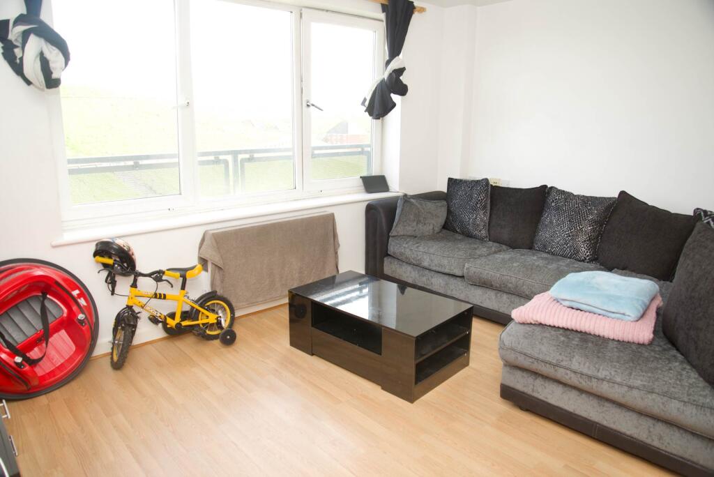 Tump House, West Thamesmead, SE28 0NS photo 2
