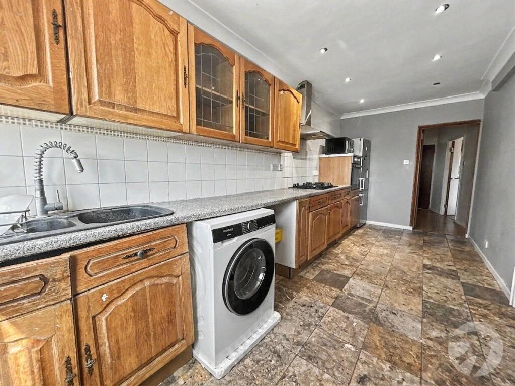 House in London, Blackfen - View 5