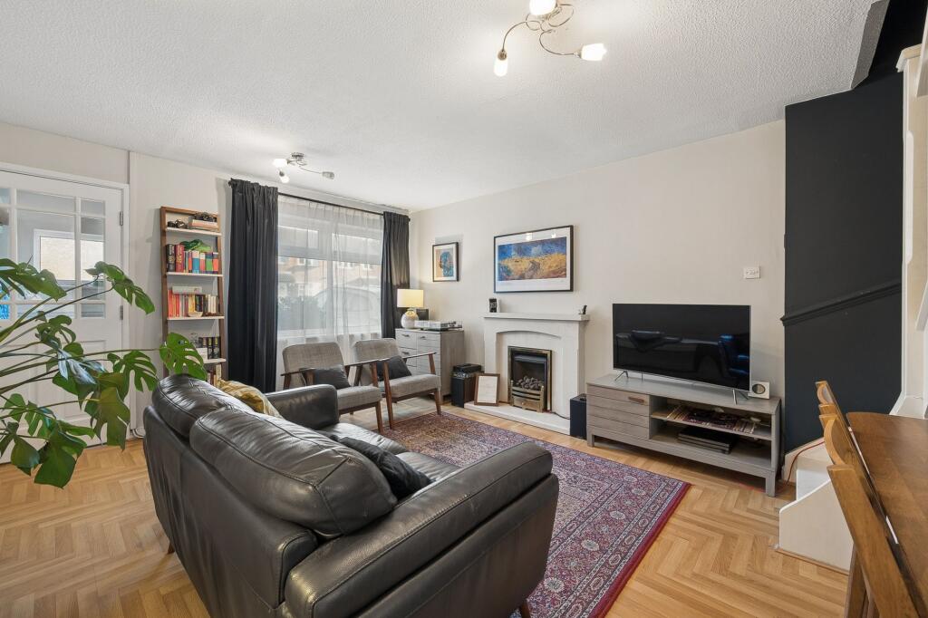 Thurlestone Drive, Hazel Grove, SK7 photo 4