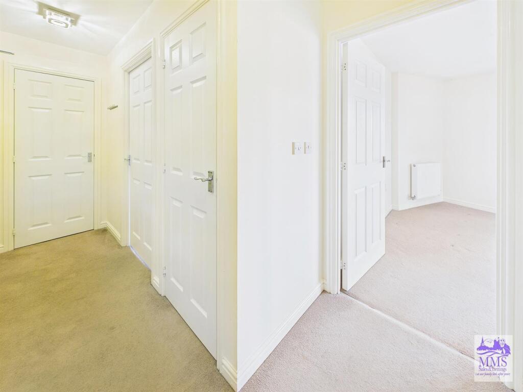 Apartment in Strood, Medway - View 5