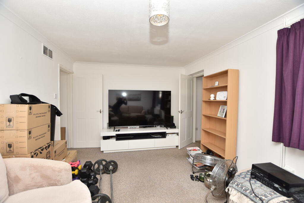 House in Luton - View 5