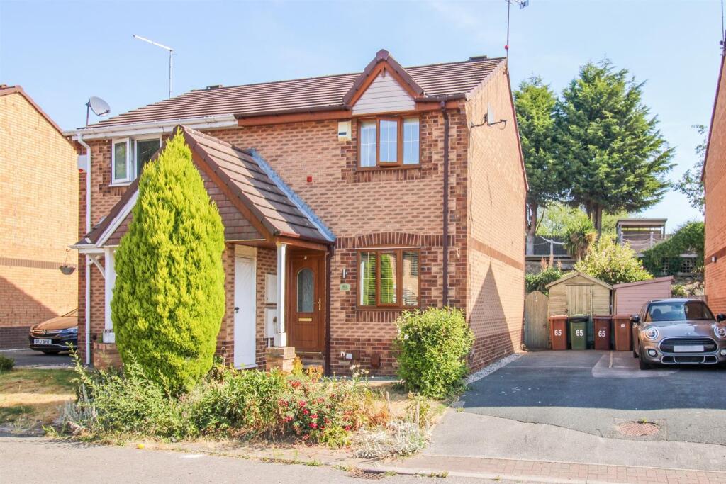 Main image of property: Brooksfield, South Kirkby, Pontefract