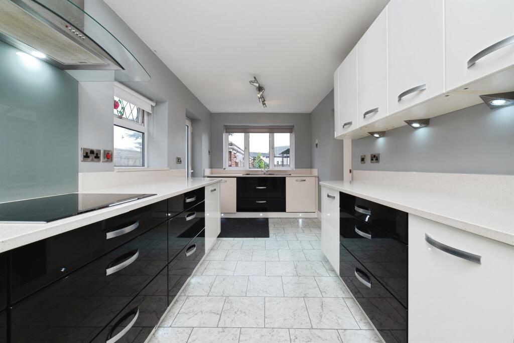 Carr Lane, Willerby, Hull photo 4