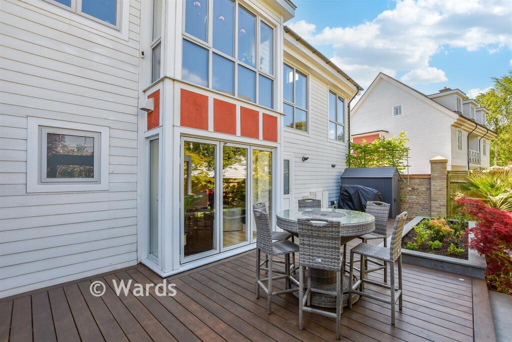Beachamwell Drive, Kings Hill, Kent - More