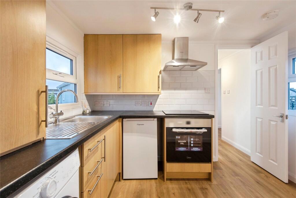 Three Star Park, Bedford Road, Lower Stondon, Henlow, SG16 - More