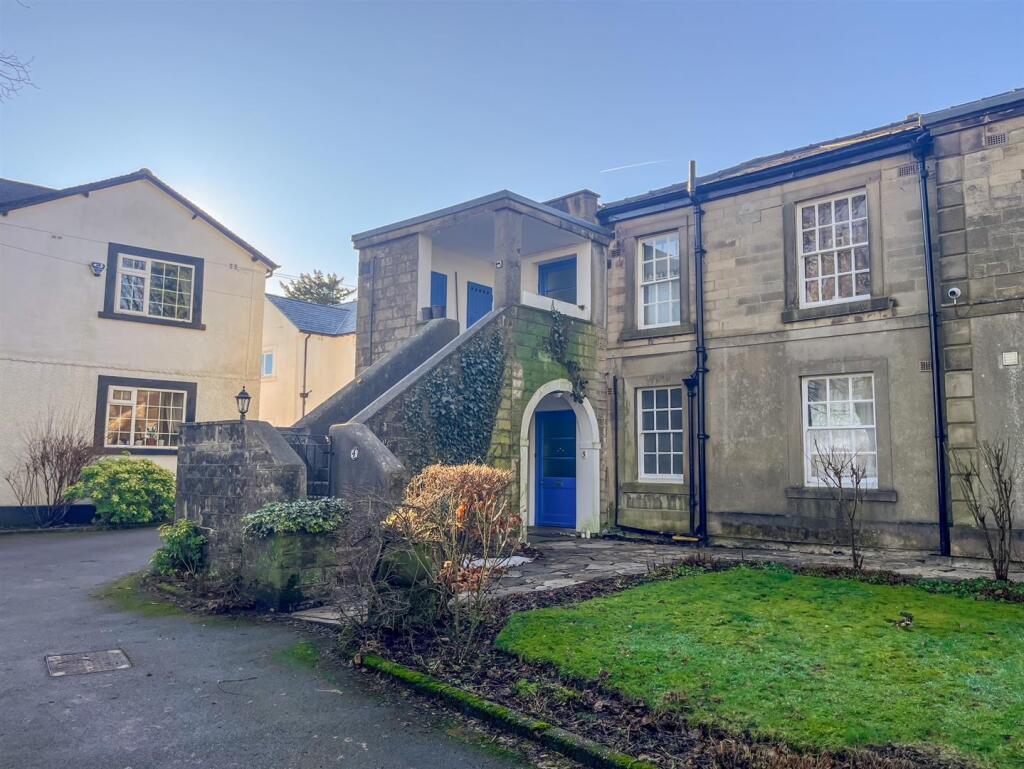 3-bed flat on Wyelands Court, St Johns Road, Buxton, £220,000