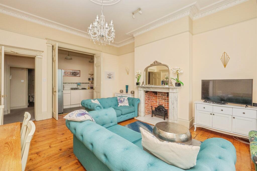 Apartment in Weymouth, Melcombe Regis - View 5