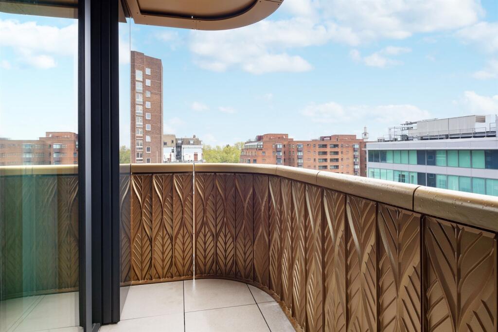 Apartment in London, City of Westminster - More