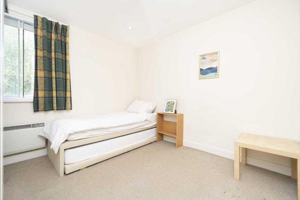 Apartment in London - More