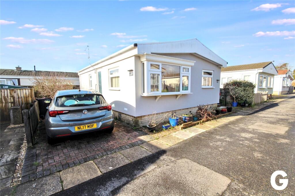 2-bed caravan on Pilgrims Park, Southampton Road, Ringwood, Hampshire, BH24, £160,000