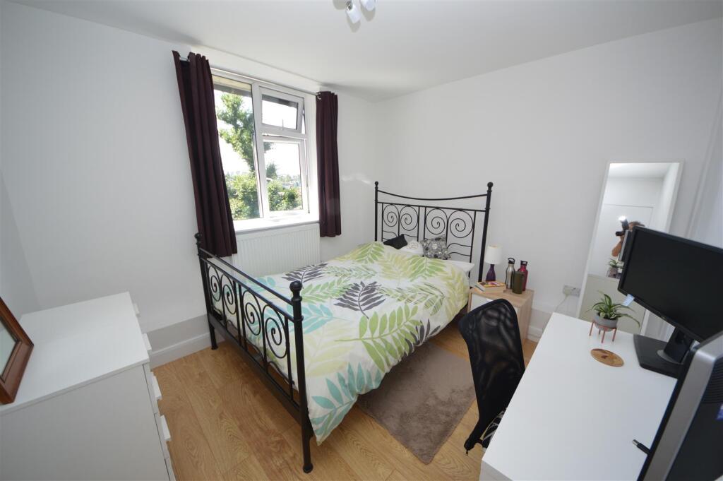 Apartment in London - View 3