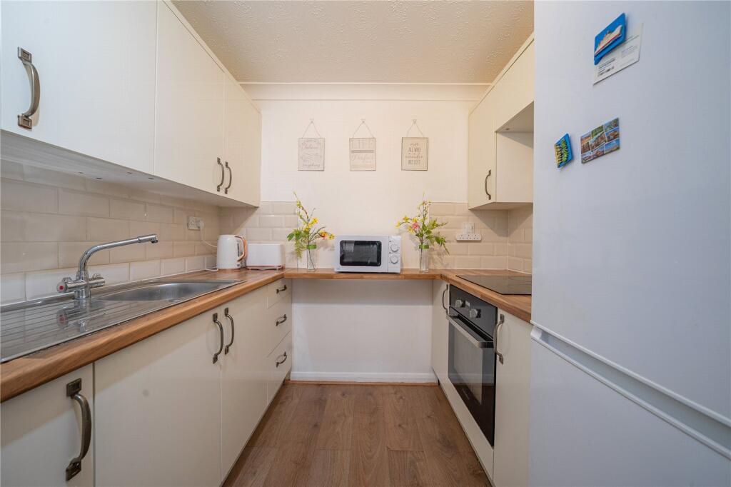 Apartment in Leeds, West Yorkshire - View 3