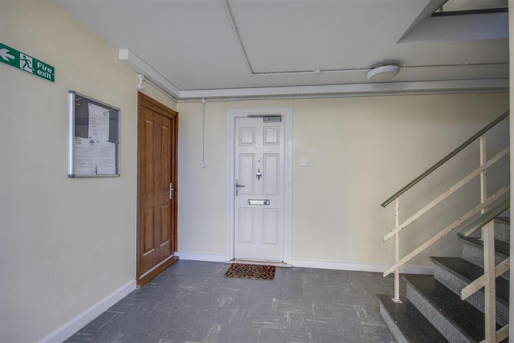 Arundel House, Heathfield Road, Croydon photo 2