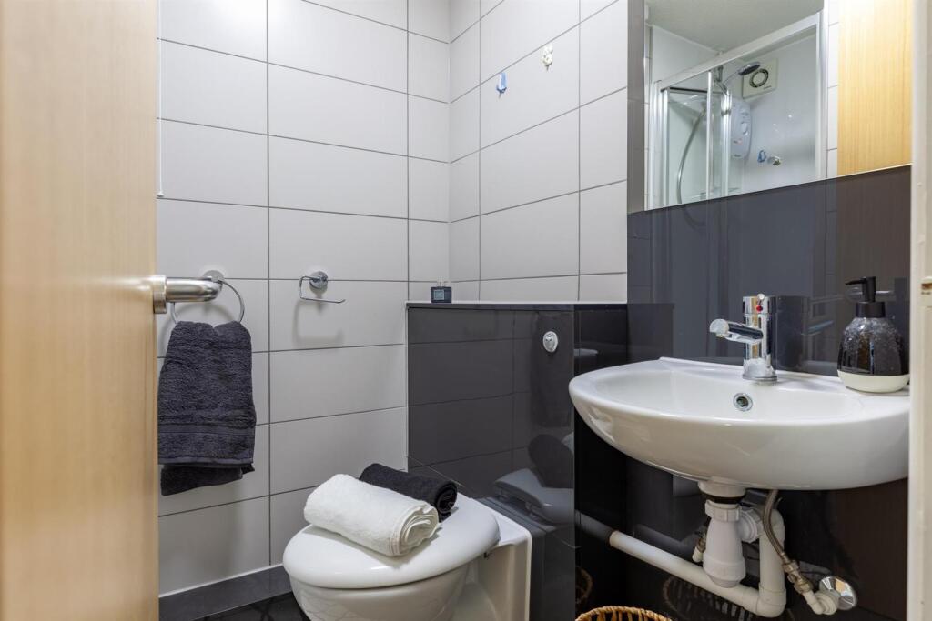 Apartment in Liverpool - View 4