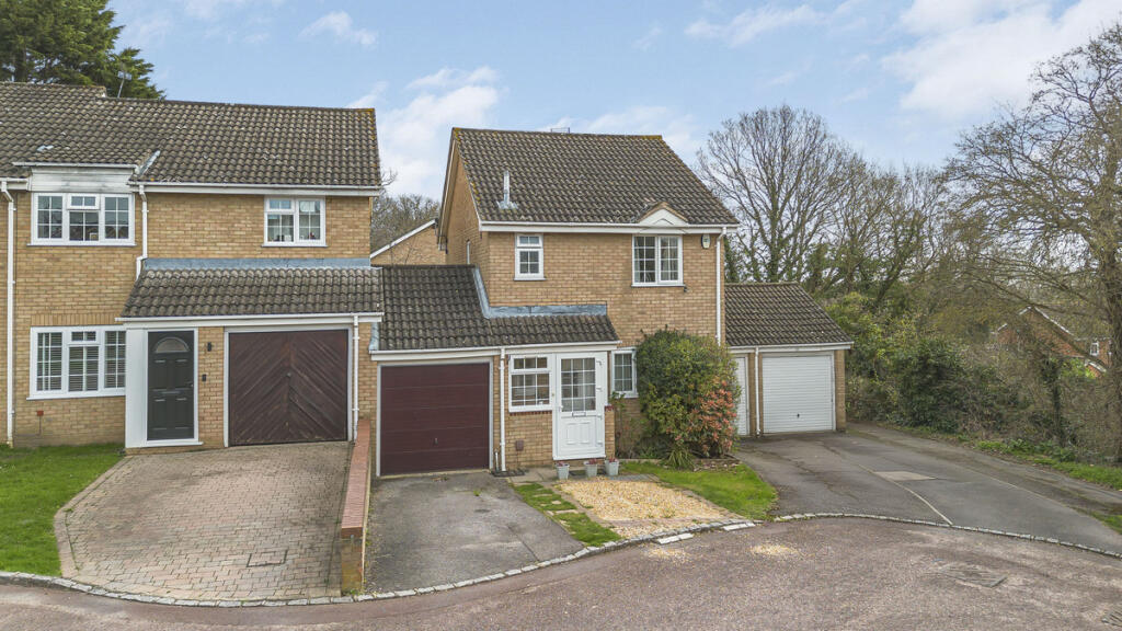 Main image of property: Fakenham Close, Lower Earley, RG6